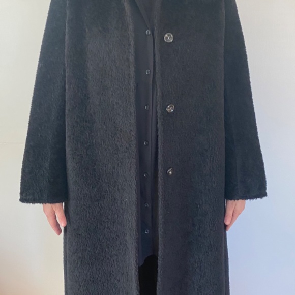 MAX MARA Luxurious Alpaca Faux Fur Coat - Picture 5 of 9